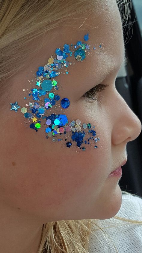 Festive Glitter Makeup, Face Glitter Designs, Face Painting Glitter, Glitter On Face, Face Paint Festival, Mermaid Makeup Kids, Glitter Face Painting, Face Paint Glitter, Kids Glitter Makeup