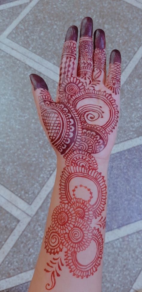 Mehdi Degine Simple, Small Henna Designs, Palm Mehndi Design, Simple Mehendi Designs, Simple Arabic Mehndi Designs, Full Hand Mehndi, Mehndi Designs For Kids, Very Simple Mehndi Designs, Simple Mehndi Designs Fingers