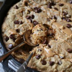 Skillet Blondie, Cookie In A Skillet, Peanut Butter And Chocolate Chips, Skillet Cookie, Peanut Butter And Chocolate, Made For Each Other, Cast Iron Recipes, Peanut Butter Chocolate Chip, Peanut Butter Chocolate