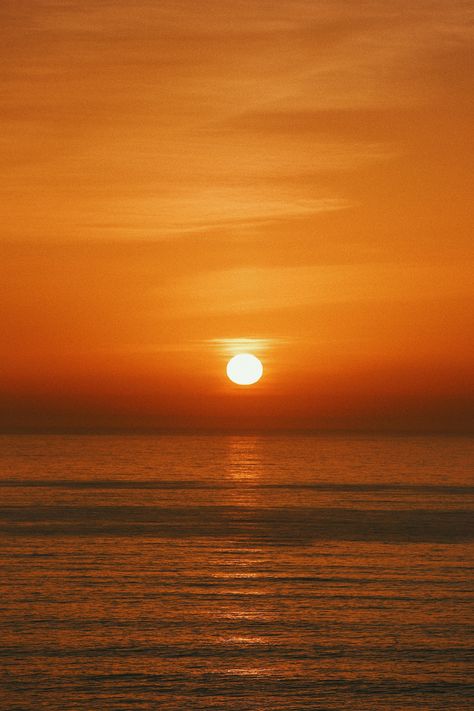 Sunrise Mood Board, Sunset Aura, Pictures Of The Sun, Study Interior Design, Amoled Wallpapers, Pretty Skies, Sunset Ocean, California Sunset, Meaningful Drawings