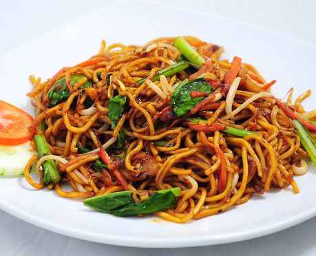 Resep Membuat Mie Goreng Spesial Yang Lezat ,- Resep Membuat Mie Goreng,  Banyaknya pedagang mie goreng yang sering saya jumpai menandakan ... Mi Goreng Noodles, China Recipes, Mi Goreng, Mee Goreng, Presentation Food, Quick Cooking Recipes, Magic Recipe, Joy Of Cooking, Easy Cooking Recipes