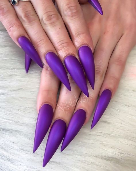 Pinterest: @ LOLAxxLOLA - purple stiletto nails Purple Stiletto Nails, Gold Stiletto Nails, Matte Stiletto Nails, Purple Chrome Nails, Acrylic Nails Stiletto, Stiletto Nails Short, Opal Nails, Natural Acrylic Nails, Long Stiletto Nails