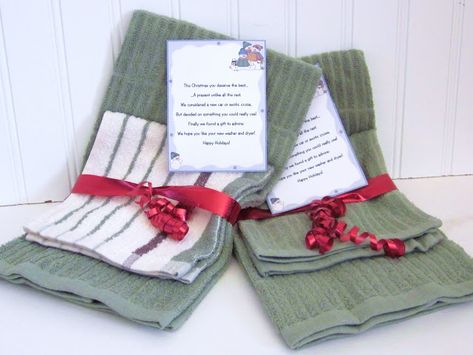 Dish Towel and Dish Cloth Gift Affordable Teacher Gifts, New Washer And Dryer, Christmas Neighbor, Neighbor Christmas Gifts, Christmas Dishes, 15 Gifts, Neighbor Gifts, Inexpensive Gift, Survival Kit