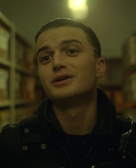 Joe Keery in Season 5 of Fargo Gator Tillman Joe Keery, Joe Keery Fargo, Gator Tillman, Road Trip Movie, Steve Harrington Stranger Things, Mood Bored, Beautiful Joe, Scary Stuff, Joe Keery