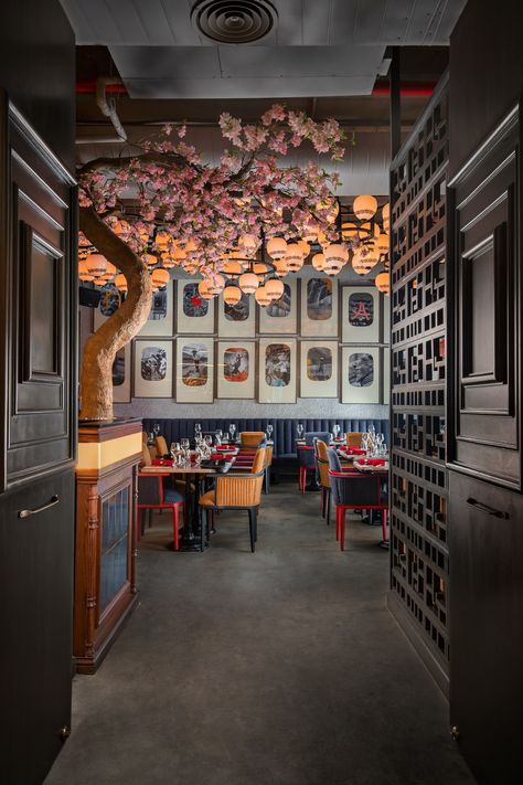 This Delhi eatery will visually transport you to Japan | Architectural Digest India Asian Restaurant Design, Modern Chinese Restaurant, Japanese Restaurant Interior, Delhi Hotel, Japanese Restaurant Design, Asian Restaurants, Cabinetry Design, Lounge Design, Asian Design