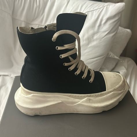 Authentic Rick Owen’s Sneakers Men’s 8 Shoe Aesthetic, Rick Owens, Plus Fashion, Sneakers, Fashion Trends, Fashion Tips, Clothes Design