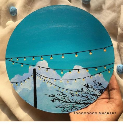 Cool Circle Paintings, Round Canvas Drawing Ideas, Art In Circle Canvas, Painting On Circle Canvas Easy, Circle Glass Painting Ideas, Painting Ideas On Circular Canvas, Small Circle Paintings, Circular Paintings Easy, Round Canvas Painting Ideas Aesthetic