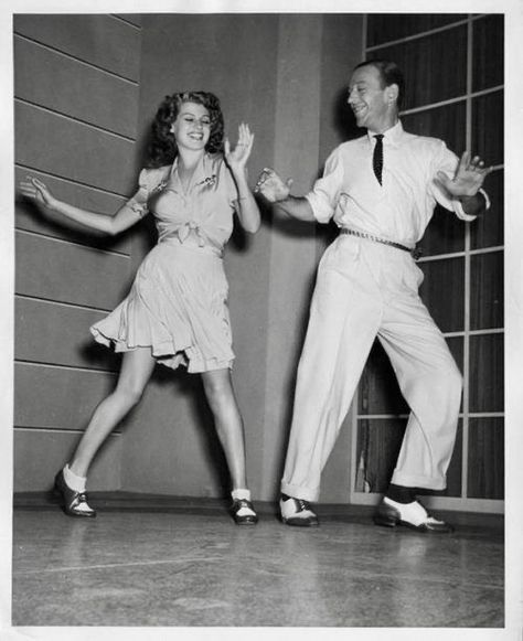 Rita Hayworth with Fred Astaire “You Were Never Lovelier” 1942 Vintage Dance, Mark Ronson, Lindy Hop, Swing Dancing, Shall We Dance, Rock Lee, People Dancing, Partner Dance, Fred Astaire