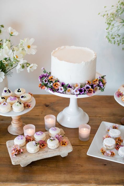 Baby In Bloom Cake, Bloom Party, Wildflower Birthday, Bridal Shower Desserts, Bridal Shower Inspo, Wildflower Baby Shower, Shower Desserts, Bridal Shower Inspiration, Bridal Tea