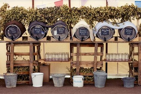 Wedding Beer Station, Beer Station, Wedding Reception Layout, Bar Deco, Summer Beer, Wedding Food Drink, Beer Wedding, Beer Fest, Beer Custom