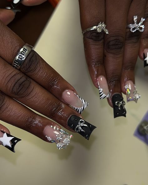 Rockstar life style might not make itttt🎸🤘🏾🖤 #ducknails #nailtech #jacksonmsnailtech #blacknails #explorepage #whitenails Diy Black Nails, Black Bday Nails, Rockstar Nails Acrylic, Trendy Black Nail Designs, Black Junk Nails, Black And White Nails Ideas, White Nails Ideas, Rockstar Nails, Bday Nails