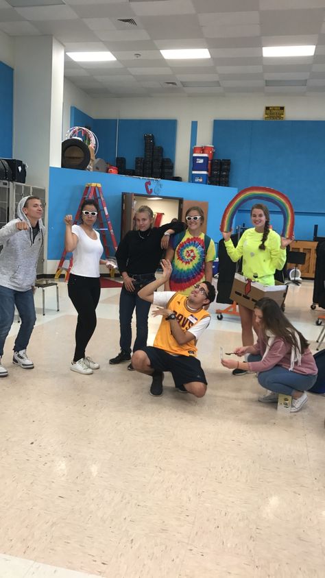 Meme day- spirit week Meme costumes Dali Mask, Costumes For Teenage Girl, Meme Costume, School Spirit Week, Homecoming Spirit Week, Book Character Day, Funny Vine, Homecoming Spirit, Character Dress Up