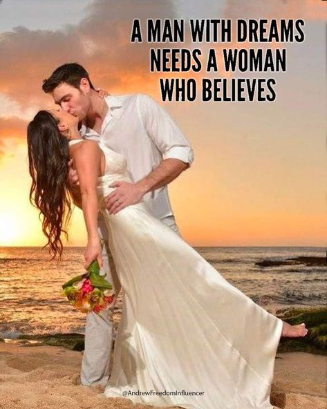 Beach Wedding Photos Poses Romantic, Wedding Pictures Beach, Beach Wedding Pics, Romantic Beach Getaways, Sunset Beach Weddings, Romantic Boyfriend, Shooting Couple, Wedding Fotos, Kiss Images