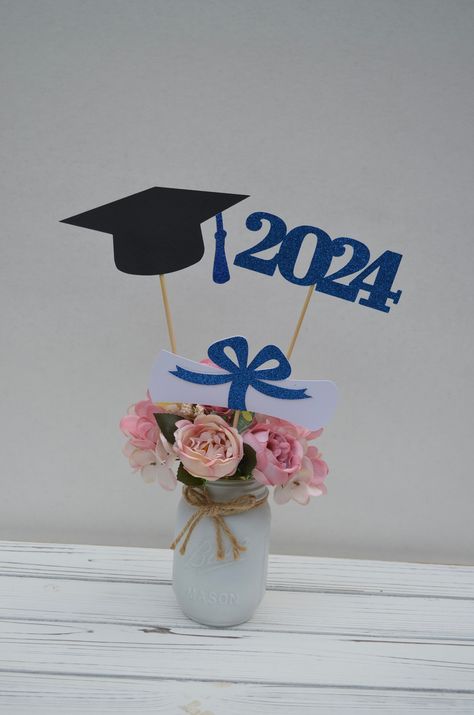 Graduation Table Decor, Grad Party Centerpieces, Party Card Box, Boys Graduation Party, Graduation Party Desserts, Graduation Table, Graduation Table Decorations, Graduation Party Table, Graduation Centerpiece