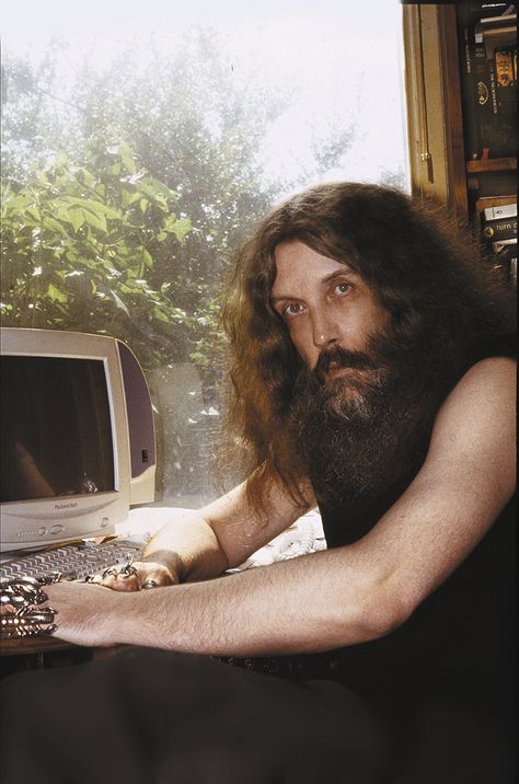 Alan Moore    http://blackvelveteditrice.com/+-Alan-Moore-+ Alan Moore Comics, Alan Moore, Goblin Core, Comic Artist, Comic Books Art, Ecology, Authors, Wizard, Writers