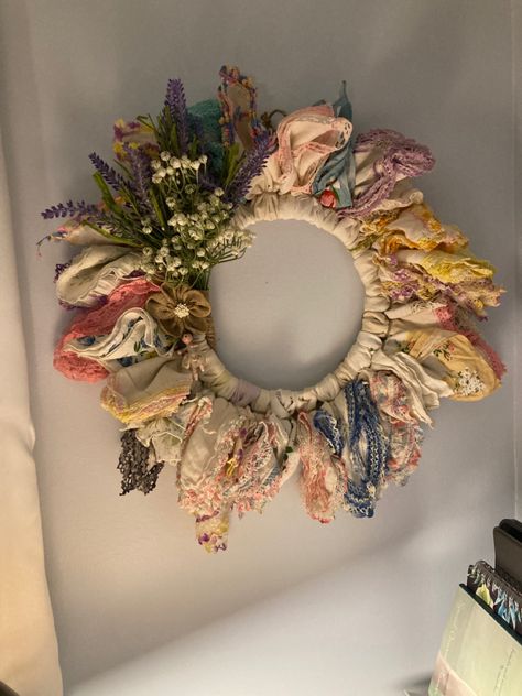 Wreath made from vintage handkerchiefs Repurposed Hankies Ideas, Framed Hankies, Hankie Wreath, Handkerchief Wreath, Vintage Hankerchief Ideas Crafts, Vintage Handkerchiefs Crafts Ideas, Vintage Handkerchiefs Crafts, Handkerchief Crafts, Scrap Fabric Crafts