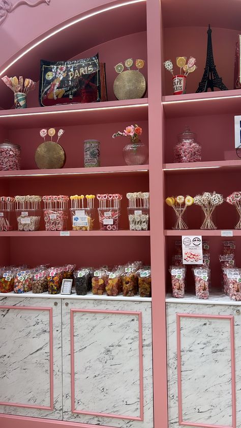 Vintage Candy Store Aesthetic, French Candy Shop, Modern Candy Shop, Pink Store Aesthetic, Candy Store Aesthetic, Candy Shop Aesthetic, Christmas Candy Shop, Candy Store Design, French Candy