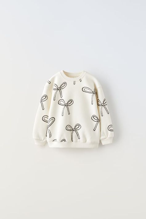 Baby Girls' Sweatshirts | ZARA United States Girls Fall Fashion, Girls Sweatshirt, Zara Girl, Sweatshirts Pattern, Round Neck Sweatshirts, Comfy Tops, Girl Sweatshirts, Girls Fashion Clothes, Girl Falling