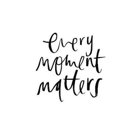 Life is short... every moment matters Kule Ord, Citation Force, Every Moment Matters, Inspirerende Ord, In Cursive, Short Inspirational Quotes, Quotes About Strength, Short Quotes, Pretty Words