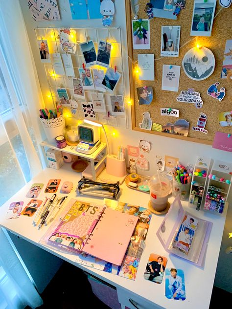 Bts desk setup aesthetic Kids Study Table Ideas For Two, Study Space Ideas In Bedroom, Space Saving Study Table, Kid Study Room, Space Ideas For Kids, Kids Study Table Ideas, Husna Jolay, Study Space Ideas, Kids Study Room Ideas