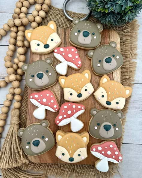 Andre Cookies | Woodland theme baby shower #cookies #cookieoftheday #woodlandcookies #ediblefavors #cookieart #icingcookies #galletas #galletasguatemala… | Instagram March Baby Shower, Girl Woodland Baby Shower, Woodland Baby Girl, Woodland Theme Baby, Woodland Creatures Baby Shower, Girl Shower Themes, March Baby, Forest Baby Showers, Edible Favors