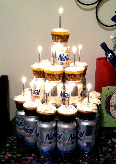 Beer cake/pyramid! ~ I would NOT be using nat of course... Beer Cakes For Men, Husband 30th Birthday, Ideas Cumpleaños, Beer Cake, Birthday Cakes For Men, Beer Party, Cakes For Men, 30th Birthday Parties, 40th Birthday Parties