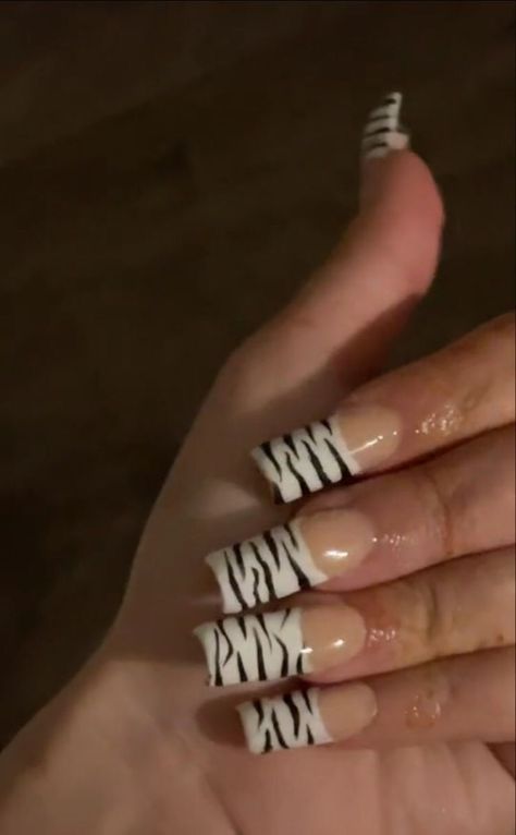 Black Acrylic Nails, Glow Nails, Y2k Nails, Classy Acrylic Nails, Really Cute Nails, Bling Acrylic Nails, Square Acrylic Nails, Girls Nails, Dream Nails