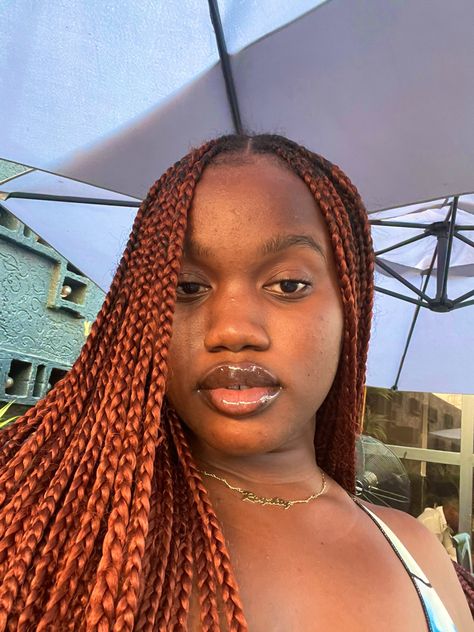 Copper Brown Braids Black Women, Cinnamon Brown Hair Color On Black Women Braids, Box Braids Ginger Color, Cooper Box Braids, Fox Brown Knotless Braids, Ginger Brown Box Braids, Cooper Knotless Braids, Orange Brown Braids, Ginger Braids With Black Roots