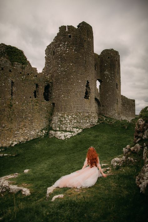 Soul Stealer, Fictional Romance, Irish Aesthetic, Moody People, Green Picnic, Fairytale Photoshoot, A Clothes Horse, Fairytale Aesthetic, Medieval Aesthetic