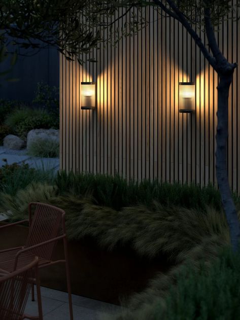 Durable, powder coated metal Ribbed diffuser creates a pleasant light Parallel connection possible Garden Wall Lights, Traditional Lanterns, Classic Outdoor, Outdoor Material, Outdoor Wall Lamps, Round Design, Outdoor Wall Lights, Wall Light Fixtures, Outdoor Settings