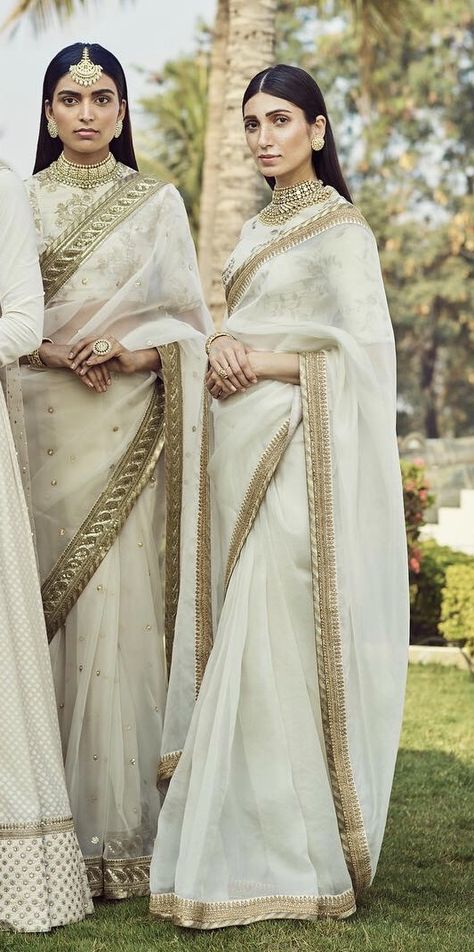 Sabyasachi Sarees Classy, White Sarees, Kerala Saree Blouse Designs, Best Indian Wedding Dresses, Sabyasachi Sarees, Black Dresses Classy, Wedding Saree Collection, Desi Fashion Casual, Indian Bridal Dress