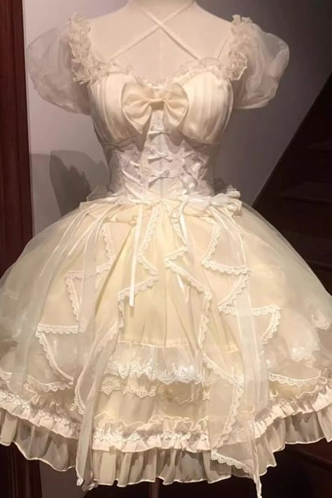 Dresses For Short Hair, Short Dresses Aesthetic, Victorian Short Dress, Poofy Homecoming Dresses, Short Dress Aesthetic, Lotia Dresses, Dress Poofy, Poofy Dresses, Fluffy Dress