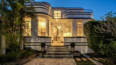 House of the Week: Rare heritage-listed art deco home in Balmain Art Deco Exterior, Art Deco Houses, Art Deco Homes, Streamline Moderne, Art Deco Buildings, Storey Homes, Art Deco Home, Art Deco Architecture, Modern Art Deco