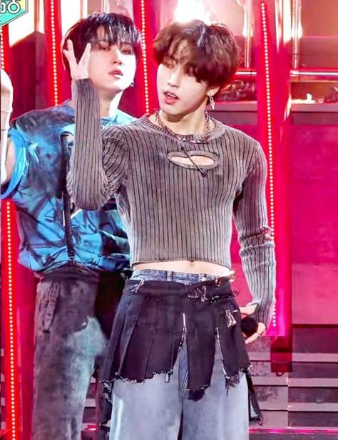 Han Jisung Crop Top, Han Skz, Figure Reference, Body Figure, Han Jisung, Stage Outfits, Stray Kids, Favorite Outfit, Crop Top