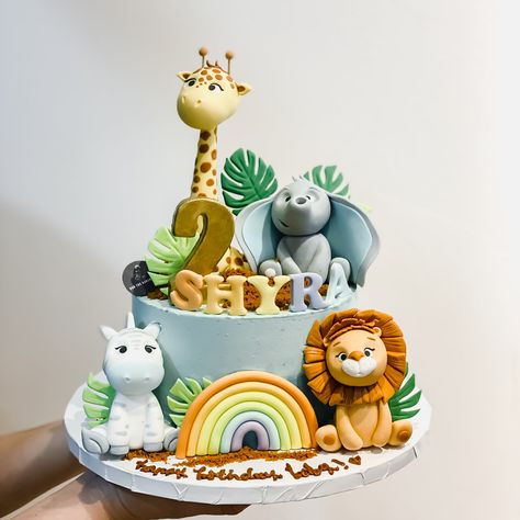 Animal Theme Cakes For Kids, Zoo Animal Cakes, Pastel Safari, Jungle Birthday Cakes, Second Birthday Cakes, Kids Birthday Party Cake, Cake Designs For Kids, Boys 1st Birthday Cake, Animal Birthday Cakes