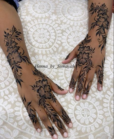 Somali Henna, Hannah Designs, Arab Henna, Black Mehndi, Sudanese Henna, Jagua Gel, Feeling Embarrassed, Cute Henna Designs, Cute Henna Tattoos