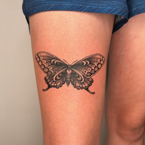 First tattoo moth/butterfly adapted from a book cover 💙 mom approved 💙 Girly Moth Tattoo, Moth Tattoo On Back, Moth Butterfly Tattoo, Shoulder Blade Tattoo, Moth Tattoo, First Tattoo, Thigh Tattoo, Butterfly Tattoo, Back Tattoo