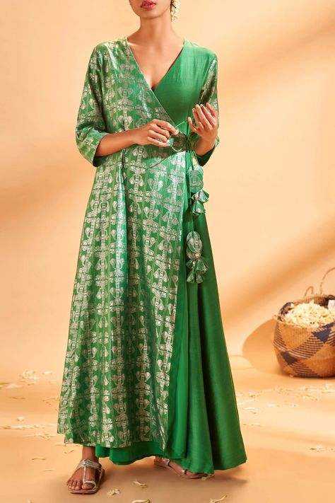 Angarakha Kurta, Long Frock Designs, Kurti Designs Latest, Indo Western Dress, Unique Dress, Kurta Designs Women, Dress Indian Style, Ganesh Chaturthi, Saree Dress