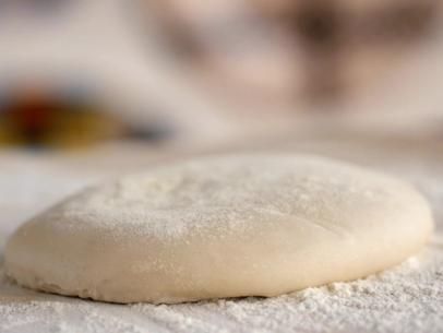 Pizza Dough Giada Pizza Dough Recipe, Giada Recipes, Small Pizza, Pizza Dough Recipe, Giada De Laurentiis, Pizza Recipes Dough, Pizza Party, Authentic Recipes, Dough Recipe