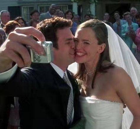 This movie is so wholesome..🥹♥️ #13GoingOn30 Matt definitely invented the selfie: 😂 @markruffalo @jennifer.garner 13 On Going 30, 13going On 30, 13 Going On 30 Edit, 13 Going On 30 Aesthetic, 13 Going 30, 90s 2000s Movies, 13 Going On 30, Girly Movies, Chick Flicks