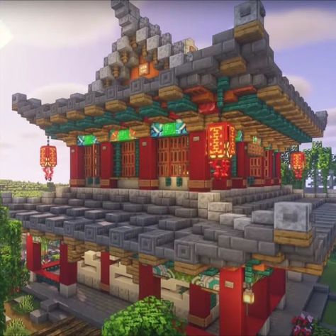 This Chinese house boasts a distinctive and unparalleled appearance, characterized by a captivating color palette that exudes opulence and vibrancy. Its roof is adorned with alternating tiles and uplifted corners, setting it apart from typical oriental-style homes. The interior design complements the overall color theme, making it a truly remarkable and cohesive architectural masterpiece. Credits to: ToxicKailey House Ideas For Minecraft, Japanese Minecraft Builds, Ideas For Minecraft, Minecraft Japanese House, Chinese Roof, Minecraft Japanese, Minecraft House Ideas, Survival House, Minecraft Mansion