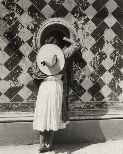 Daughter of the dancers 1933 by Manuel Alvarez Bravo #style #blackandwhitephotography #streetphotography #1930s #mexico #vintagephotography… Tina Modotti, American Photography, Character Design Challenge, Edward Weston, Getty Museum, Photographic Artist, Character Design Sketches, Diego Rivera, History Of Photography