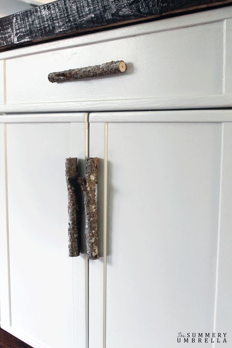 Rustic Kitchen Door Handles Tree Branch Door Handles, Rope Cabinet Handles, Driftwood Door Handle, Driftwood Drawer Pulls, Door Handle Diy, Barn Door Hardware Rustica, Rustic Interior Decor, Diy Knobs, Artisan Decor