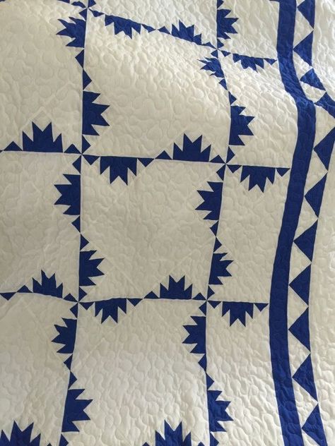 Kansas Trouble, 1880 Block Quilt Ideas, Two Color Quilts, White Quilts, Red And White Quilts, Block Quilt, Quilt Care, Cozy Quilts, Queen Size Quilt, Patchwork Quilt Patterns