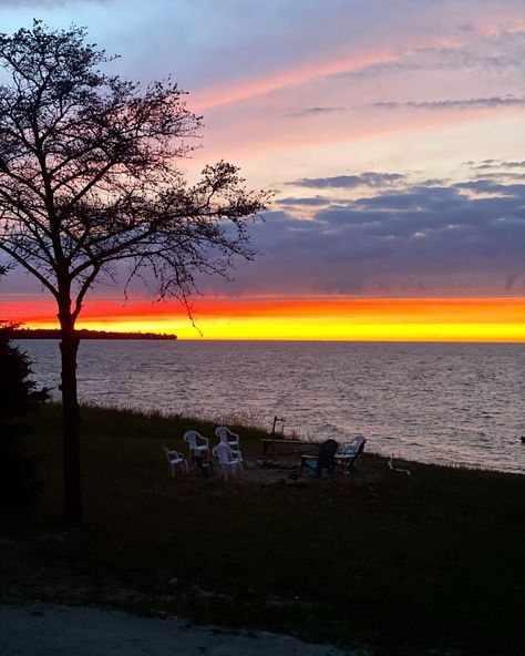 Door County memory haul ☀️🫶🏻🌅✨ 1. happy place, happy natalie 2. cheerful treats at @doorcountybrewingco 3. campfire moments 4. early evening SUP 5. accidental sunrise 6. beach hangs 7. teen beating my at golf 8. hi Big Dipper 9. fav drink + fav curds @chivesdoorcounty 10. east side sunset views I have big plans for a whole travel guide. We’ve been going to Door County for 13 years so I’m basically an expert 😉 maybe this will be the year I actually do it! 🤞🏻 #travelwisconsin #midwestt... Natalie Place, Golf 8, Midwest Travel, Early Evening, Big Dipper, Wisconsin Travel, Family Vacay, Family Road Trips, Door County