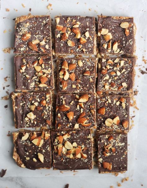 Delicious, easy, and healthy No-Bake Chocolate Almond Butter Oatmeal Bars perfect for snacking, with coffee, or an afternoon treat! Almond Butter Oatmeal Bars, Almond Butter Oatmeal, Chocolate Avocado Brownies, Chocolate Almond Butter, Banana Bites, Oatmeal Bars, Oat Bars, Chocolate Almond, Bake Cookies