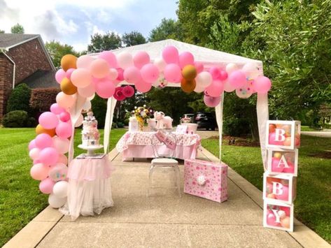 Simple Baby Girl Shower Ideas, Simple Baby Shower Ideas Girl, Drive Thru Baby Shower Ideas, Baby Shower Decorations Outdoor, Drive By Baby Shower Ideas, Valentines Baby Shower Ideas, Outdoor Baby Shower Ideas, Baby Shower Girl Diy, Boy Baby Shower Centerpieces