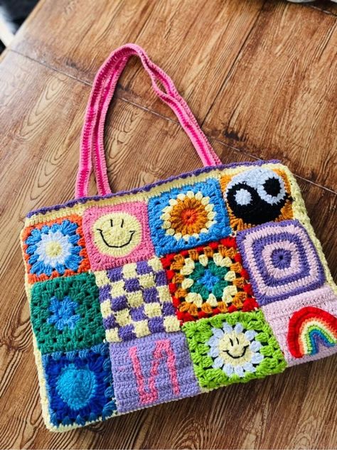 Yin Yang Granny Square, Crochet Yin Yang, Y2k Crochet, Patchwork Tote Bags, Crocheted Bags, Crochet Shoulder Bags, Wool Bags, Handmade Crochet Bags, Crochet Bralette