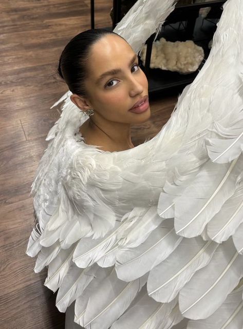 brianna on X: "Nts and angel time https://t.co/Q2lacWgKtP" / X Angel Time, Moss Fashion, Angel Kisses, Angel Costume, Instagram Famous, Angel Girl, Angel Aesthetic, Valley Girls, White Swan