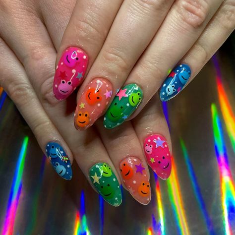 BrieAnna Chambers on Instagram: “Happy Pride month my little tadpoles! 🌈 . . . #acrylicnails #rainbownails #jellynails #handpaintednailart #pride #pridemonth #neonnails…” Bi Pride Nails, Pride Nails Designs, Pride Month Nails, Pride Nail, June Nails, Pride Nails, Hoco Nails, Rainbow Nails Design, Rainbow Nail